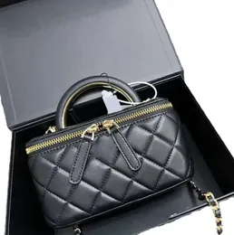 2023 Diseñador para mujer Mango superior Vanity Box Bolsas de asas con espejo Hardware de metal dorado Matelasse Cadena Crossbody Hombro Estuche cosmético CC233