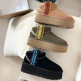 Scarpe firmate famose Mini intreccio con suola spessa Ambiente Vintage Pelle di pecora scamosciata Mini stivali invernali gonfi Pantofole in pelliccia e shearling Stivali con plateau Pelle di pecora scamosciata