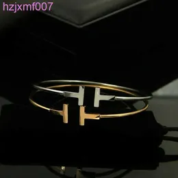 Unoa charme pulseiras pulsera mujer nova qualidade de luxo moda feminina jóias aço inoxidável aberto manguito duplo t pulseira pulseira ouro prata rosa hi241s195