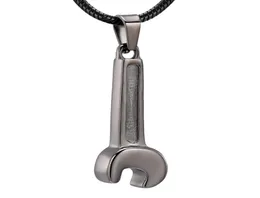 LKJ10527 NY DESIGN GUN COL Color Wrench Men Cremation Jewelry Pendant With Screw Håll lite aska för älskade en Memorial Jewellery9604334