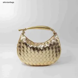 Bottegaaveneta Sardine Bag 2024 New Metnited نصف شهر تصميم سمكة قرش ناعمة من الجلد متعدد الاستخدامات سعة كبيرة