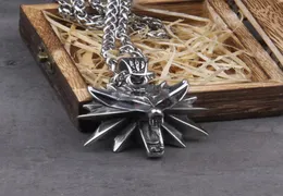 ステンレススチールTheWitcher Jewelry Wizard 3 Wild Hunt Game Pendant Necklace Geralt Wolf Headlace Wood Box 2208056125174708051