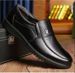 Zapatos de cuero Zapatos de charol informales para hombres de negocios Fondo suave transpirable Vestido de papá de mediana edad y ancianos Hombres 231226