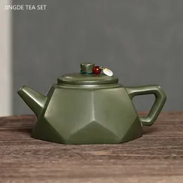 230ml Yixing Purple Clay Filter Tea Infuser Chinese Zisha Teaware Handmade Green Mud Tea Pot家庭用カスタムビューティーティーポット231225