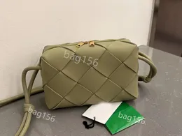 BV'nin Kamera Çantaları Deri Dokunma Crossbody Bag Mini Intreccio Serisi Mobil Omuz Çantası Fermuarı Cüzdan Tasarımcısı 10a Miirror Yumuşak Kompozit Koyun Deri Kozmetik