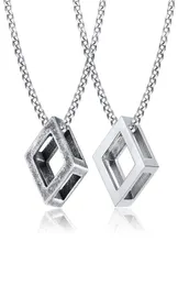 Mens och Womens 3D Cube Charms Halsband i rostfritt stål Geometriskt öppet kub hänge2651485