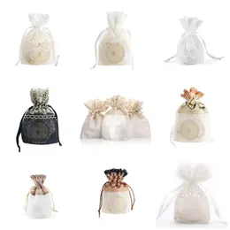 10X14CM Five Petal Flower White Lace Yarn Bag Folded Bottom Jewelry Drawstring Bag Creative Gift Slub Yarn Drawstring Pocket 231226