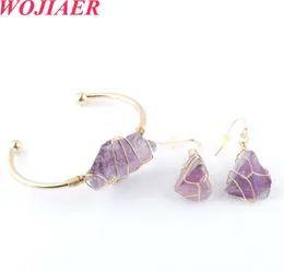 WOJIAER Trendy Gold-farbe Wrap Schmuck Set Unregelmäßigen Armreif Armbänder Natürlichen Kristall Stein Haken Baumeln Ohrring BO9405735195