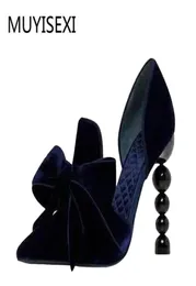 Zapatos de mujer de diseñador de marca azul marino, tacón alto con perlas, punta estrecha, lazo de terciopelo, tacones de aguja de 9 cm, zapatos de fiesta 3443 YT02 MUYISEXI 2201121129402