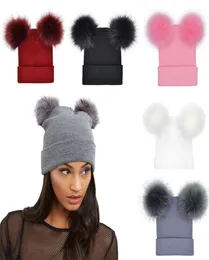 2018 새로운 도착 새로운 패션 여성 겨울 따뜻한 크로 셰 뜨개질 니트 더블 가짜 모피 폼 폼 폼 비니 모자 모자 고품질 Top30547685