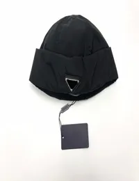 2020 cappello da uomo e da donna classico berretto sportivo da strada Coppia modelli lunghezza dopo il cappuccio Decorazione triangolare in metallo Tessuto impermeabile per m1270802