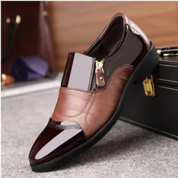 2023 Slip on Men Dress Shoes Oxfords Fashion Business 클래식 가죽 정장 231226