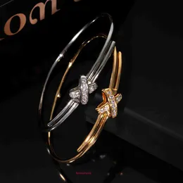Luxury Bangle Designer Jewelry Man Armband High Quality Cross Armband Plated Rose Gold Fashionable Light Luxu med Original Box