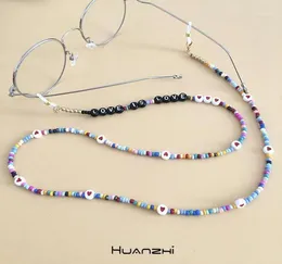 Huanzhi 2021 Nya coola Fashion Färgglada pärlor Akryl Love Letter Mask Chain Glasskedjans halsband för kvinnor smycken Tillbehör16546726