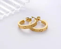 High Edition Ear Cuff Charms Love Kolczyki dla kobiet dziewczęta panie stadnina piercing biżuteria grawerowane logo Titanium Steel Designer6406611