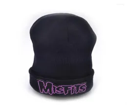 Berets mais recente modelo misfits logotipo lã gorros 6 cores malha homens chapéus de inverno para mulheres gorro quente chapéu crochê algodão 7552936