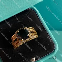 Anillo de oro Conjunto de tres piezas Anillos de diamantes de diseñador para mujer Anillo de compromiso de dama de alta calidad Joyería social de lujo Regalo de San Valentín con caja