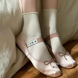 Balet Flat Paris Ballet Designer Mium Professional Dance Buty Satin Ballerinas MM Platforma Bowknot Płytkie usta Pojedyncze buty Flat Sandals Women Dance Buty 35-40