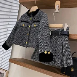 Designer 4-15 set di vestiti per ragazze adolescenti Cappotto di cotone ispessito di lana gonna a pieghe 2 pezzi vestito per bambini abiti per bambini conjuntos de menina 231225