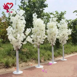 Grinaldas de 1,5 m de altura em flor de cerejeira, estrada de cereja de ferro leva prateleiras para simular adereços de casamento em flor de cerejeira.