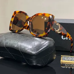 Sonniger wunderschöner schöner und gutaussehender, guter zärtlicher Sonnenpolizei klassischer Designer Mirror Rahmen Männer Mode Frauen Frauen Sonnenbrille für Brille Channel Designer