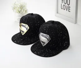 Fashionthe جودة عالية المصمم الجديد Superman قبعة البيسبول زوجين لوحة الحديد المعدنية حافة الحافة HIP HOP HAT4720378