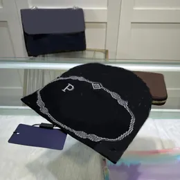 Caps Beanie/Kafatası Kapakları Unisex Kış Balck Beanie Hat Tasarımcı Bonnet Moda Günlük Aksesuarlar Termal Baş Sıcak Taşınabilir Outto