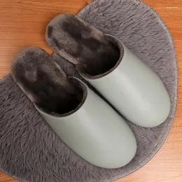 Chinelos femininos inverno interior quente confortável antiderrapante casa sapatos de algodão para casais couro doméstico casual