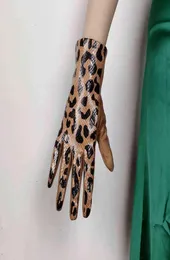 أزياء الفهد طباعة فو فو من جلد الغزال الشاشة التي تعمل باللمس القيادة قفازات أنثى شتاء أفخم داخل القفازات الدافئة الثخانة H84 J2207194430041