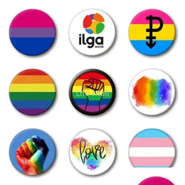 Party Favor New Pride Rainbow Fist Heart Love Flag Flag Broothes Niestandardowe odznaki GLBTQ do torby Lapel Biżuter