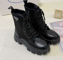 Botas de diseñador Otoño Invierno para mujer para mujer Slipon Punta redonda Tobillo Barcos Hombres Hebilla Motocicleta Lujosas Damas Marca Mujer corta Zapatos de moda 643