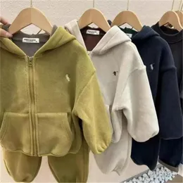 Set HotSell Designer Children Clothing Sets Autumn Winter Warm Polar Fleece Hoodie Jacket Småbarn Kids Girl Tops Coat Pants Suit