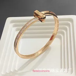 Tifanism popolare braccialetto di design di lusso T Family Bracciale in oro rosa 18 carati con diamanti quadrati Largo Bracciale T1 Set di alta edizione in argento s925 Senso della moda con scatola originale