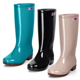 Женская непромокаемая обувь, повседневные непромокаемые сапоги до колена из ПВХ и бархата, модные нескользящие сапоги Botas De Mujer 231226