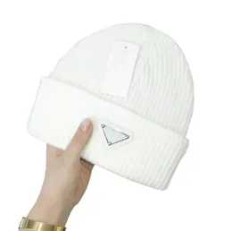 Designer mens beanie chapéu chapéu de inverno cor sólida carta ao ar livre mulher gorros bonnet homem cabeça quente cashmere malha crânio boné truck7543228