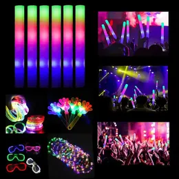 Çubuklar LED Işık Çubukları 15/30 PCS Glow Sticks Foam LED Çubuk Palmiye Toplu Parlayan Camlar Aydınlık Headdress Wedding için Parlayan Halkalar