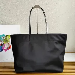 Women Shopping Bags Luxury Designer Brands Waterproof Leisure Travel Bag Large Capacity Nylon Mommy Tote Ladies Shoulder Bag Handbag
