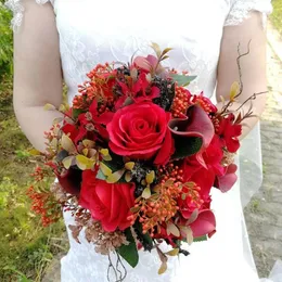 Düğün Çiçekleri Gerçek Touch Florid Rose ile Kiraz Kocineal Calla Lily Yapay Buket Ramilletes de Flores Para Boda