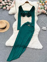 Foamlina женский сексуальный комплект из 2 предметов модная уличная одежда с квадратным воротником и длинными рукавами, укороченный топ с эластичной резинкой на талии, юбка с высоким разрезом, костюмы 231225