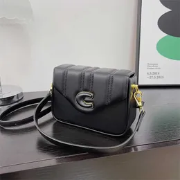 18% de réduction sur le sac de designer nouveau sac à bandoulière unique façonnant les aisselles tendance de la mode sac de boîte à la main pour femmes