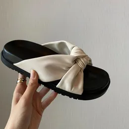 Zapatillas de marca de diseñador con banda cruzada para mujer, plataforma cómoda, zapatos deslizantes de verano para mujer, Sandalias con lazo grande, chanclas de fondo suave