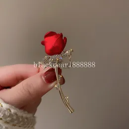 Fashion Gold Color Rose Brooches for Women Luxury Rhinestone Red Flower Brooch Pins Jewelry Wedding Valentine's Day Gift