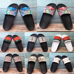 Moda Mens Mulheres Designers Slides Chinelos Luxurys Floral Slipper Couro Borracha Flats Sandálias Verão Praia Sapatos Mocassins Engrenagem Bott 991