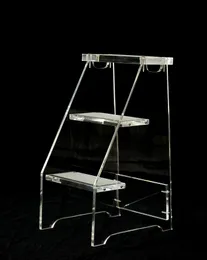 Möbel: Klarer Plexiglas-Couchtisch mit 3 Stufen, Leiterhocker und transparentem Acryl-Couchtisch