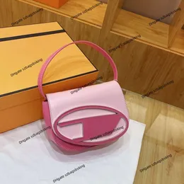 Kobietowa torebka mody Dieseel Dingdang Bag Pu nowe siodła High End Light Luksusowa torebka Mała torebka na jedno ramię