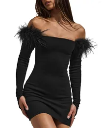 Casual Dresses Gotoola off-shoulder tight långärmad sexig päls rygglös hög midja figur smickrande mantel ren färg mini kort klänning