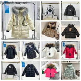 2023 Winter Down Coat Boys Garotas Downs Jackets Botão de bebê Letter Parkas 3-12 anos Moda Kids Designer casacos de lã Snowsuit quente