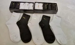 Tasarımcı Erkek Kadın Çoraplar Klasik Mektup Pamuk Çorap Moda Markası Konforlu Yüksek Kaliteli Spor Hareketi STOCKING BOX