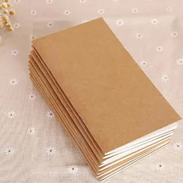 La ricarica per notebook in pelle Yiwi sostituisce il nucleo interno dei pianificatori di quaderni di schizzi con quattro inserti di ricariche per diario di viaggio di dimensioni speciali