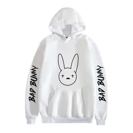 I vestiti circostanti di Bad Bad Bunny sono alla moda e la semplice giacca con cappuccio sportiva casual e con cappuccio da donna è nuova